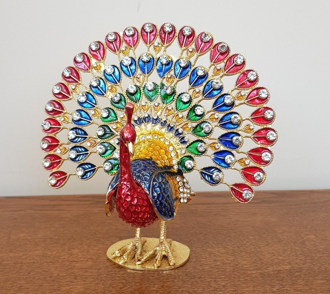 Tavuskuşu Biblo  Taşlı Kutu